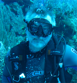 bob glushko diving - photo by Barbara Hallal